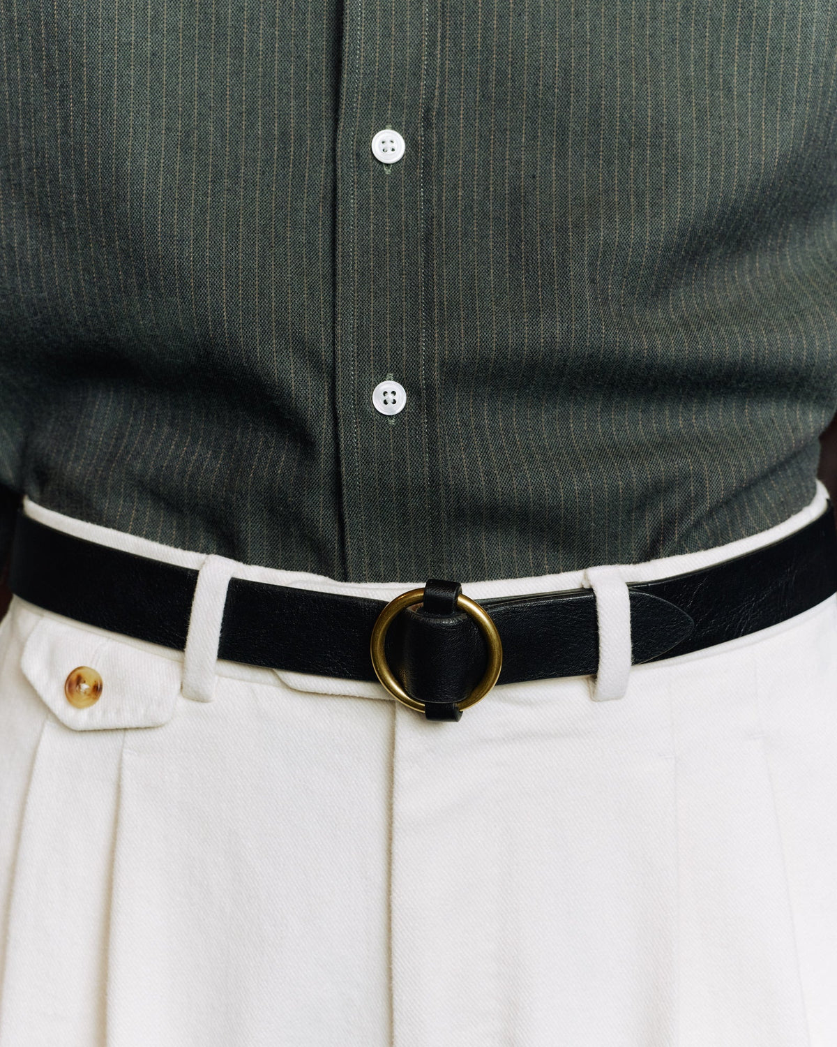 Ceinture à boucle ronde en cuir noir