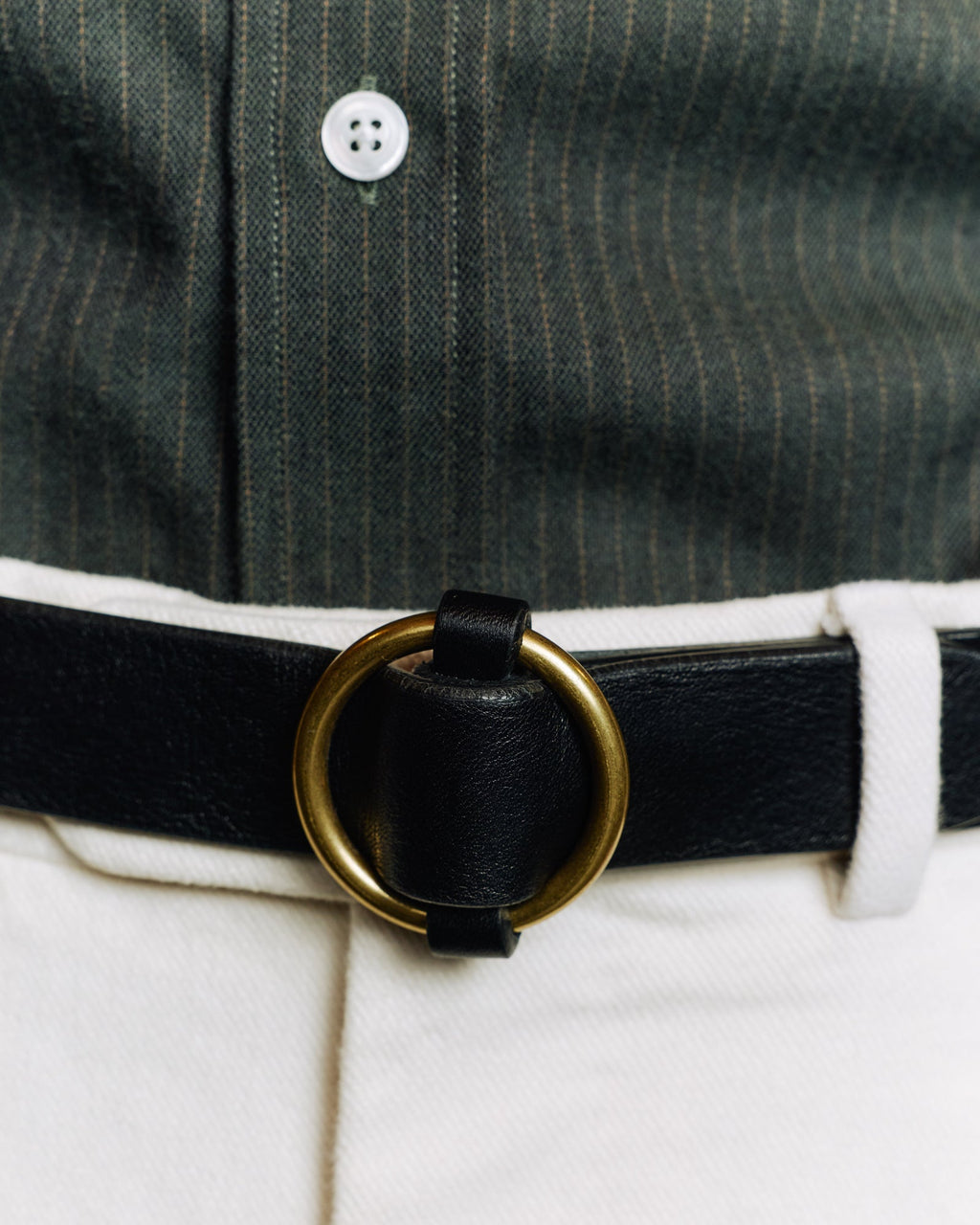 Ceinture à boucle ronde en cuir noir