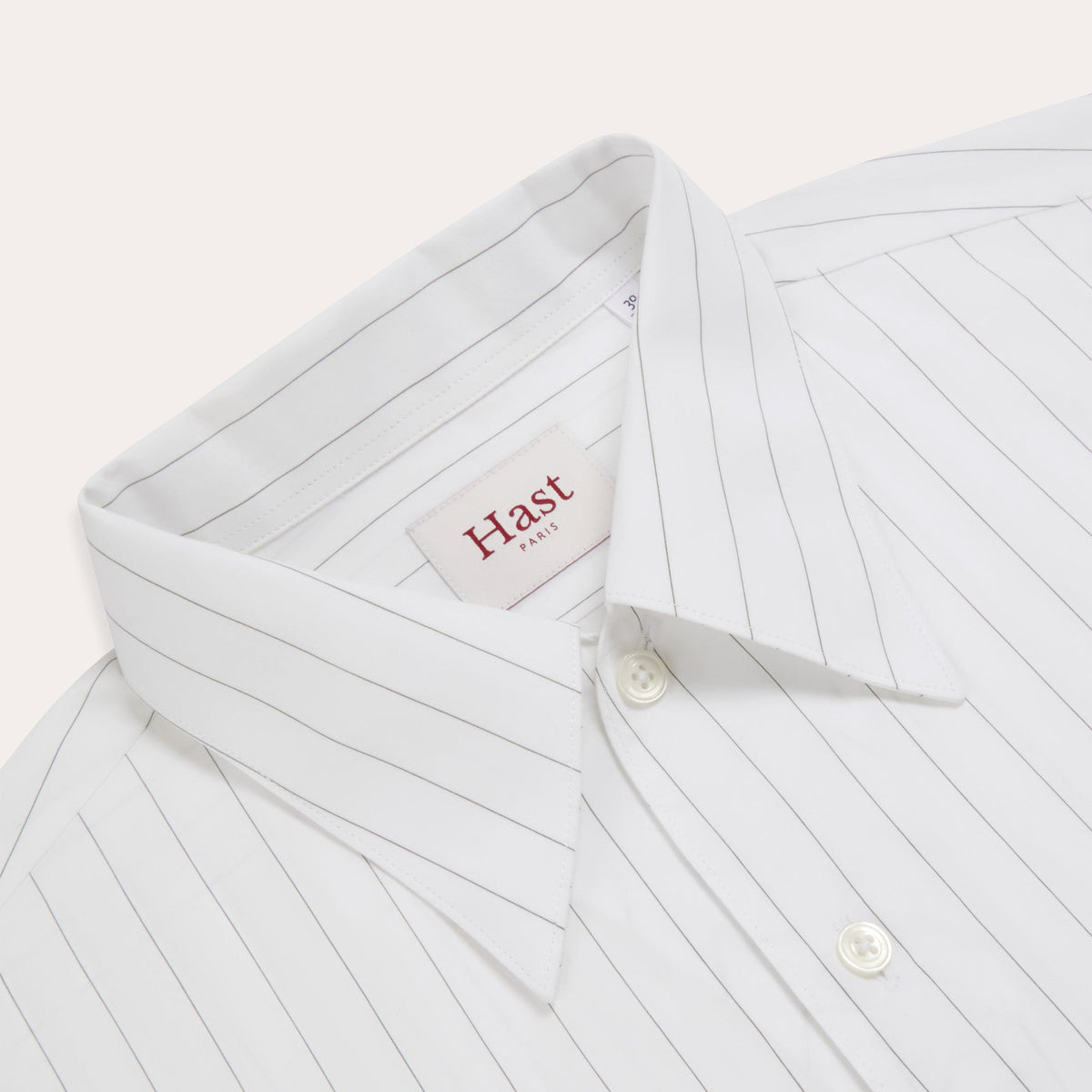 Chemise en popeline blanche à fines rayures