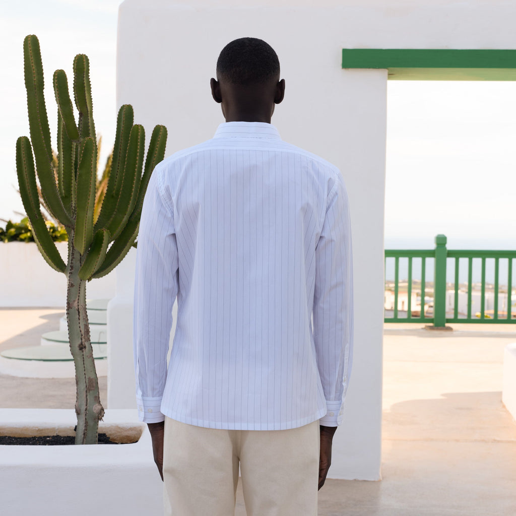 Chemise en popeline blanche à fines rayures