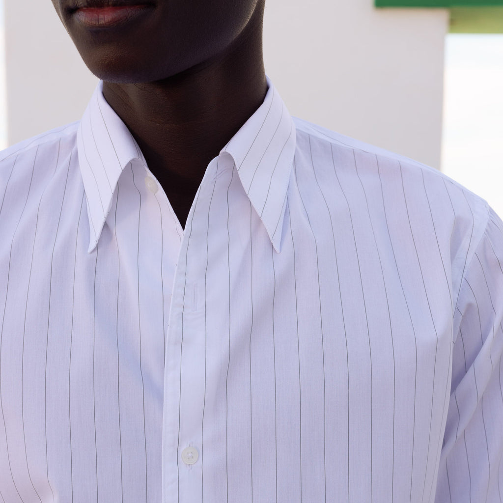 Chemise en popeline blanche à fines rayures