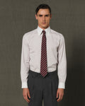 Chemise formelle blanche rayée bordeaux