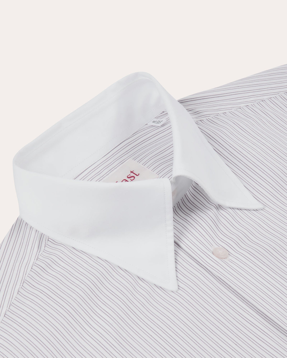 Chemise formelle blanche rayée bordeaux