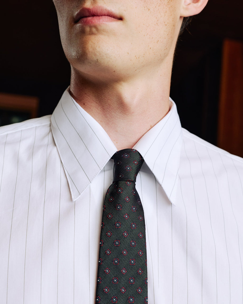 Chemise en coton blanc à rayure verte