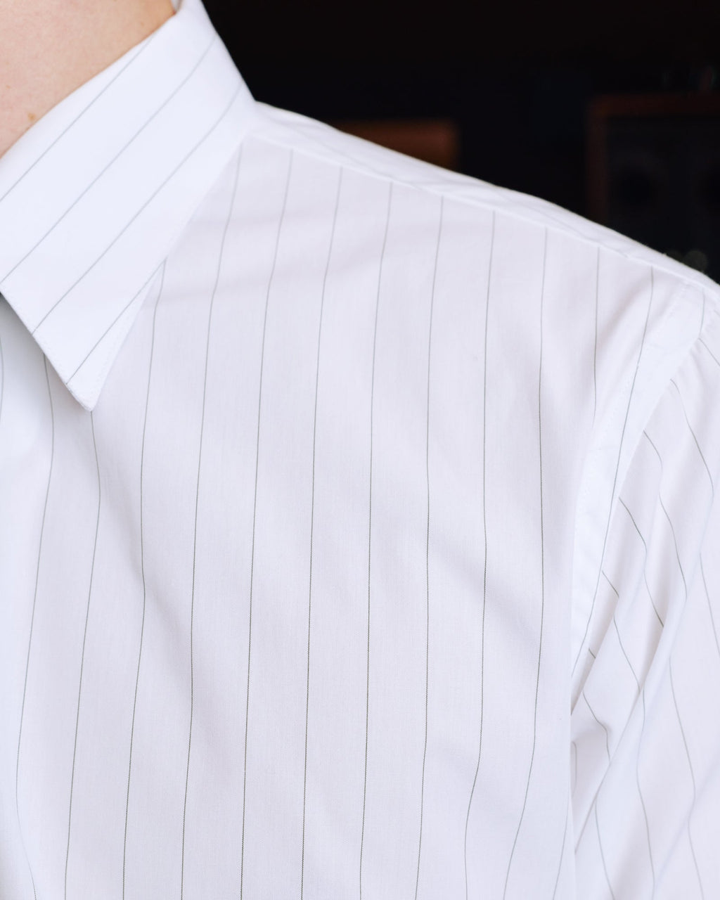 Chemise en coton blanc à rayure verte