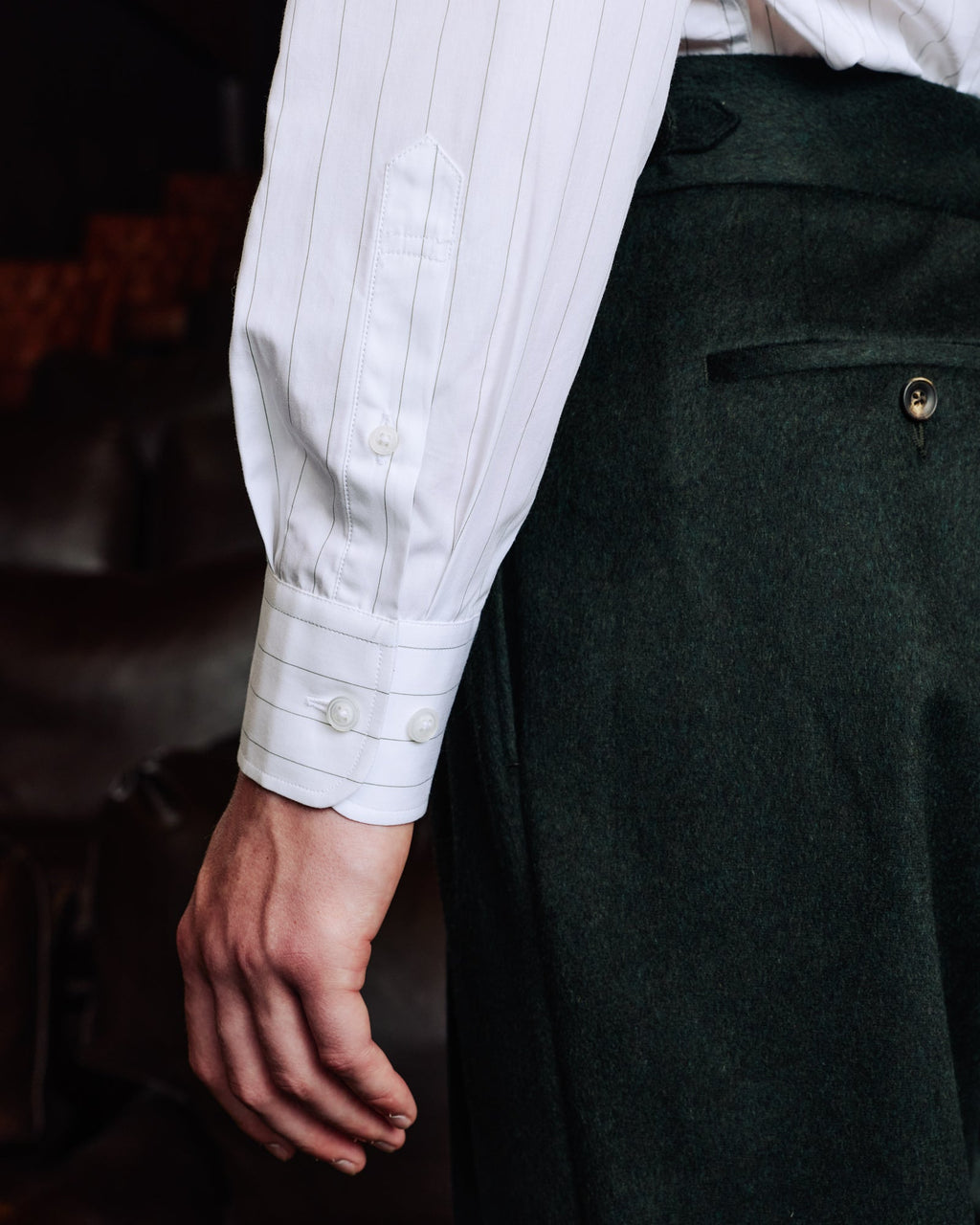 Chemise en coton blanc à rayure verte
