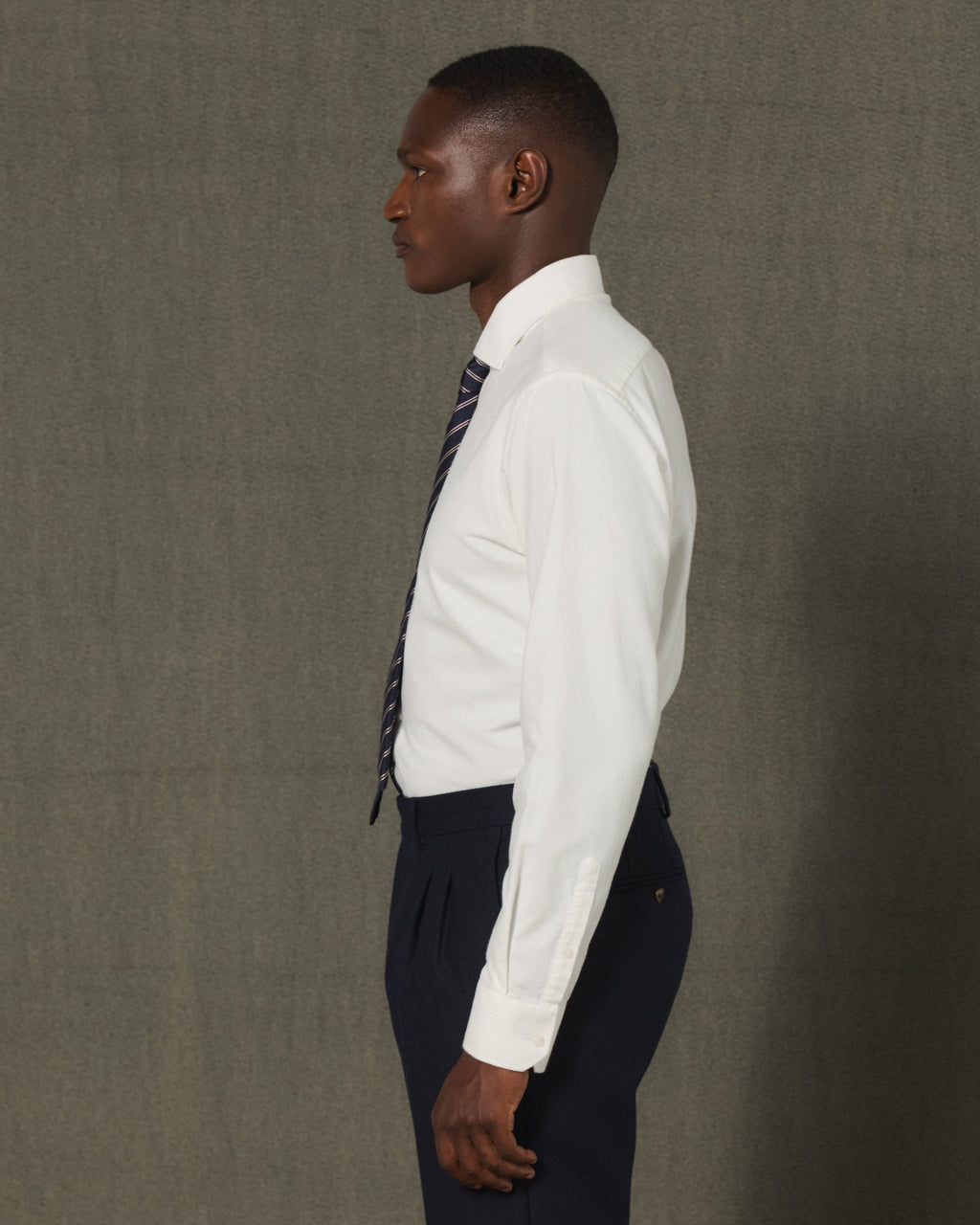 Chemise formelle en flanelle de coton blanc