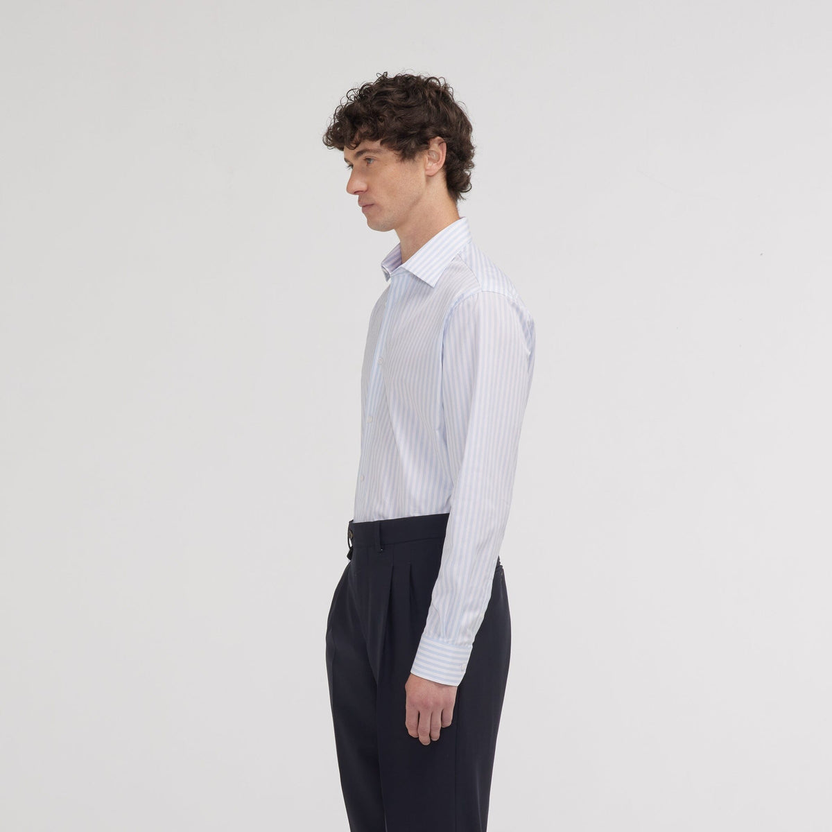 Chemise cintrée en popeline double retors à rayures bleu ciel et blanches