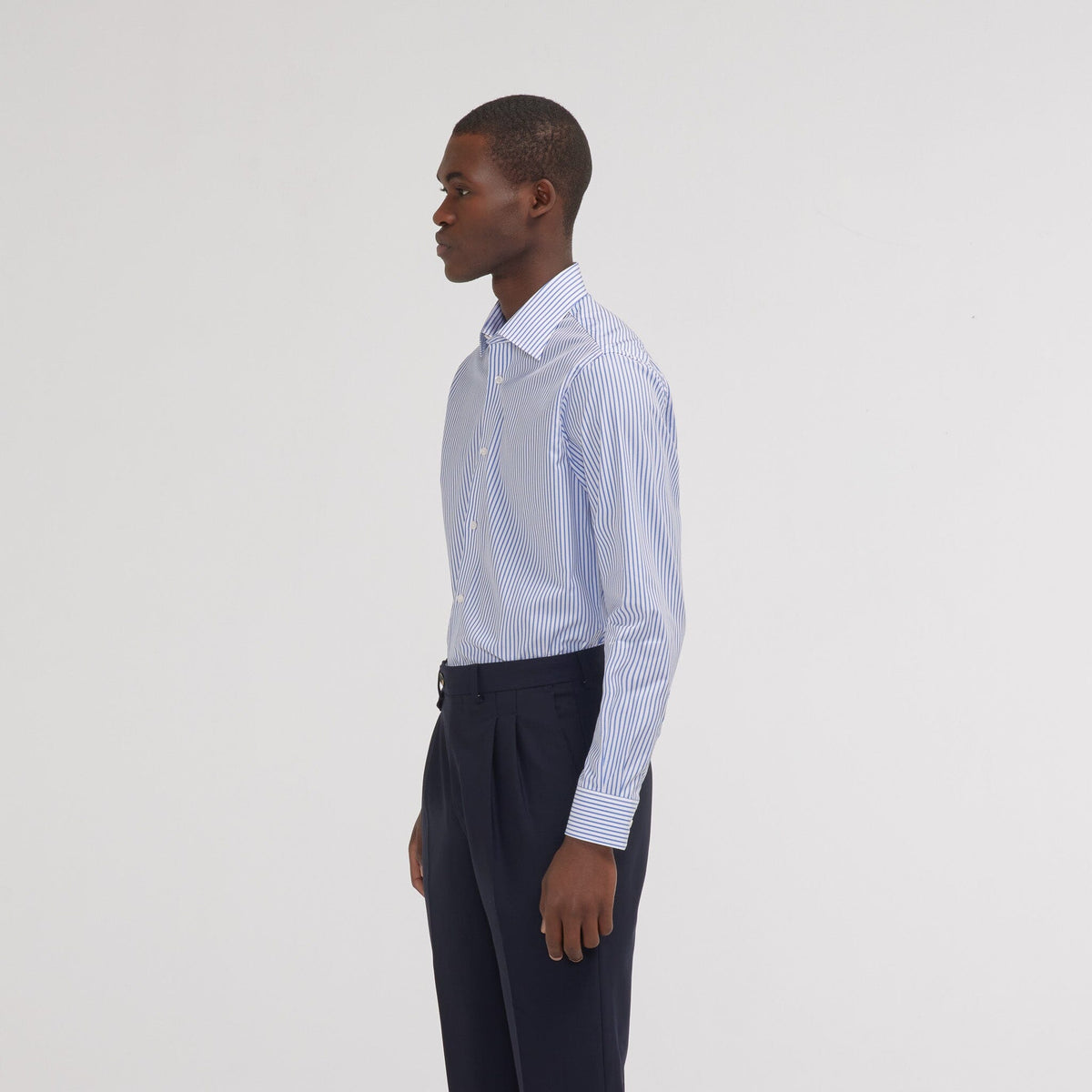 Chemise cintrée en popeline à rayures bleues et blanches