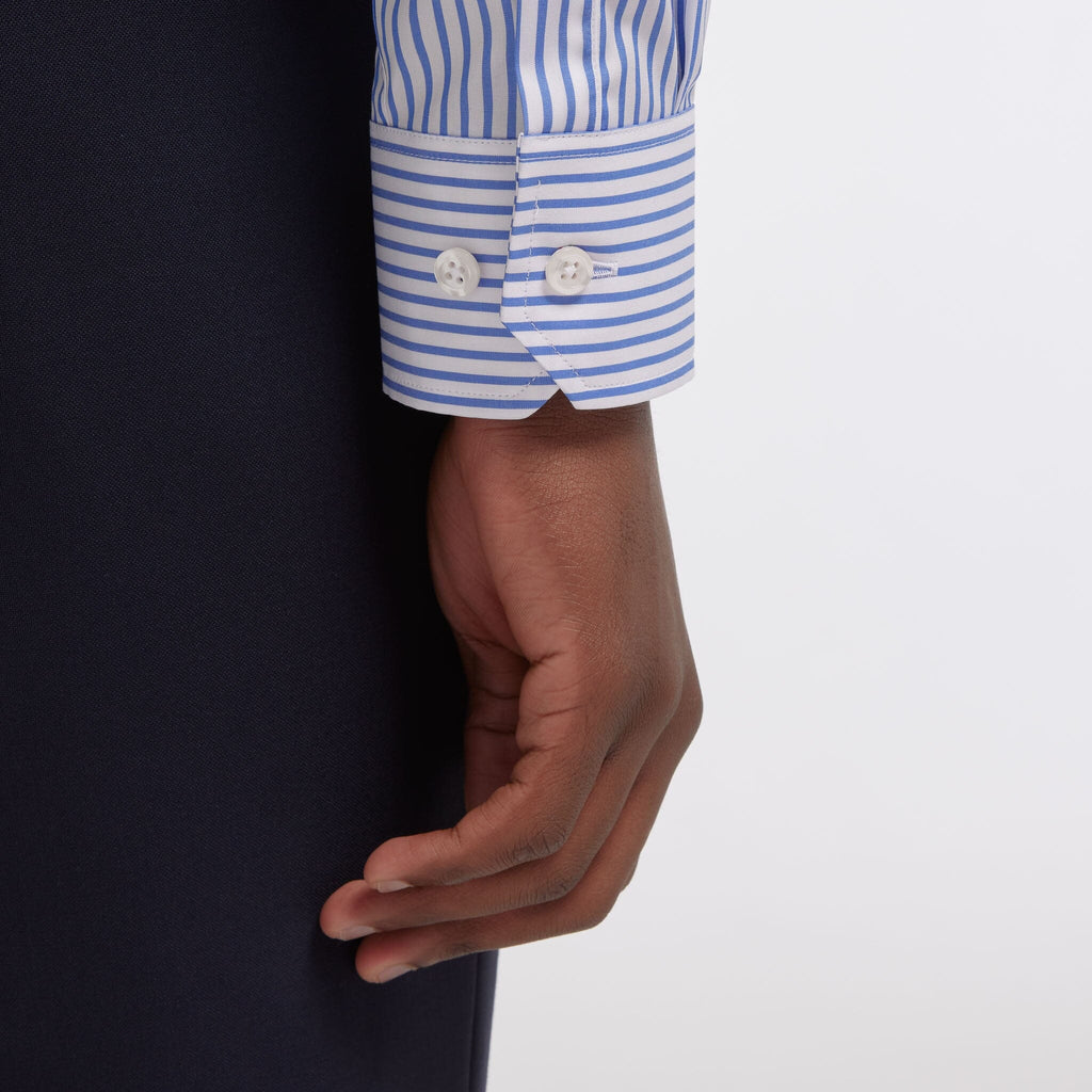 Chemise cintrée en popeline à rayures bleues et blanches
