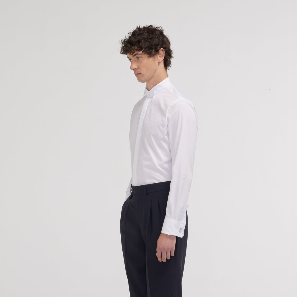 Chemise cintrée en popeline double retors blanche à poignets mousquetaires