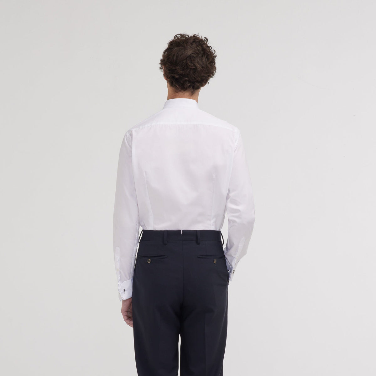 Chemise cintrée en popeline double retors blanche à poignets mousquetaires