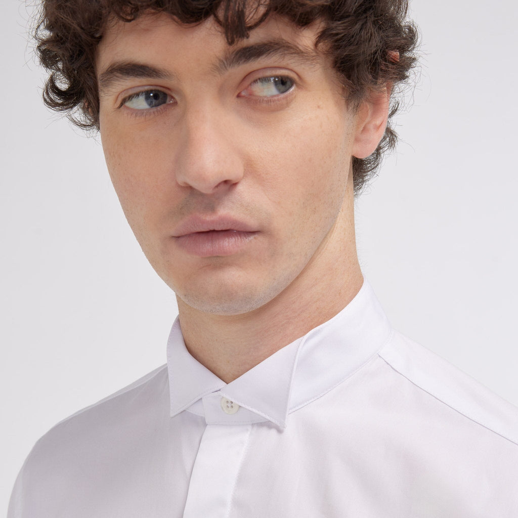 Chemise cintrée en popeline double retors blanche à poignets mousquetaires