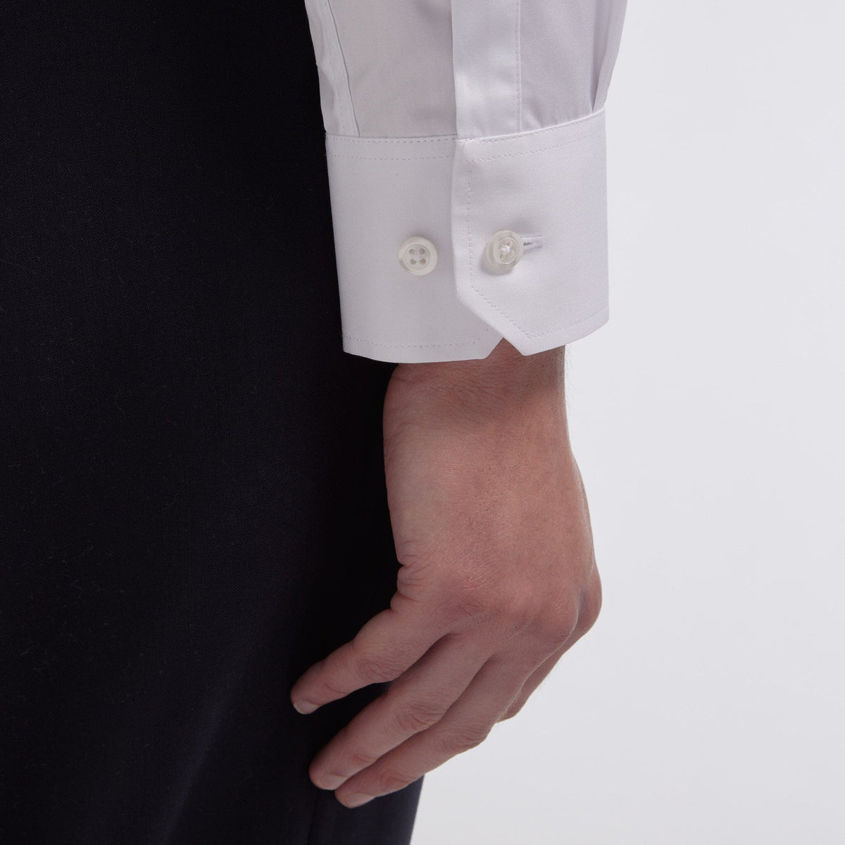 Chemise grande longueur cintrée en popeline blanche