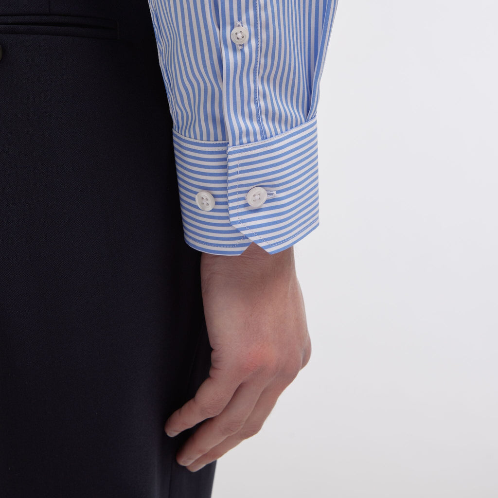 Chemise cintrée en popeline à rayures bleues