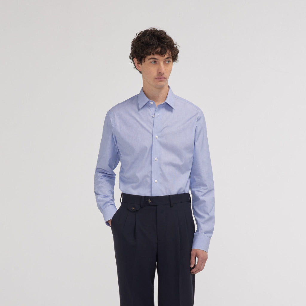 Chemise cintrée en popeline faux-uni à fines rayures bleues