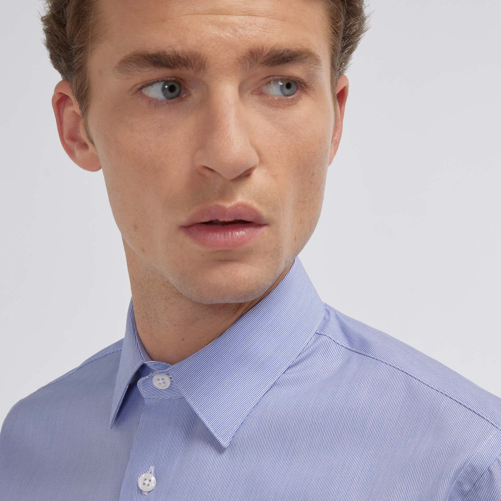 Chemise en popeline faux-uni à fines rayures bleues