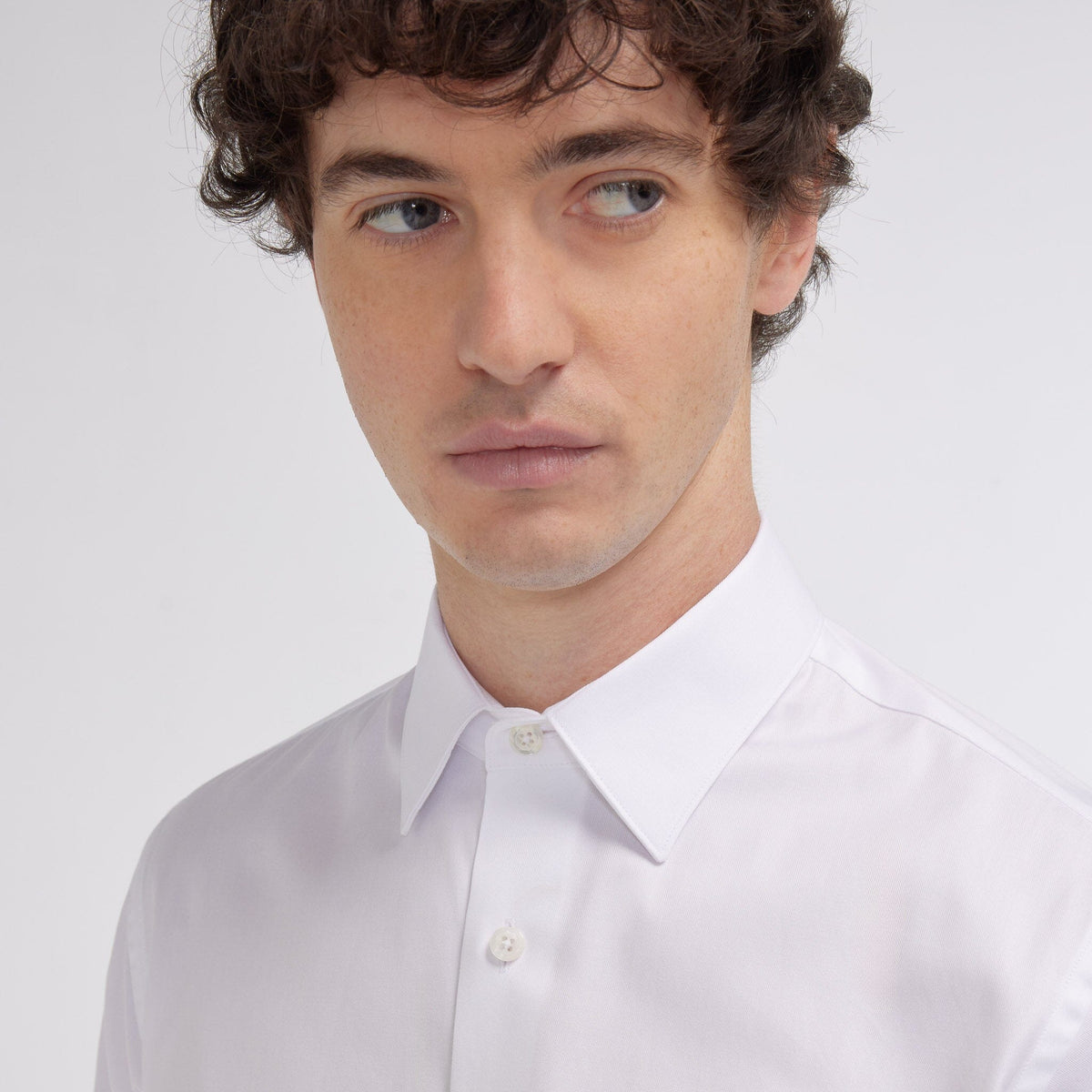 Chemise cintrée en twill blanche
