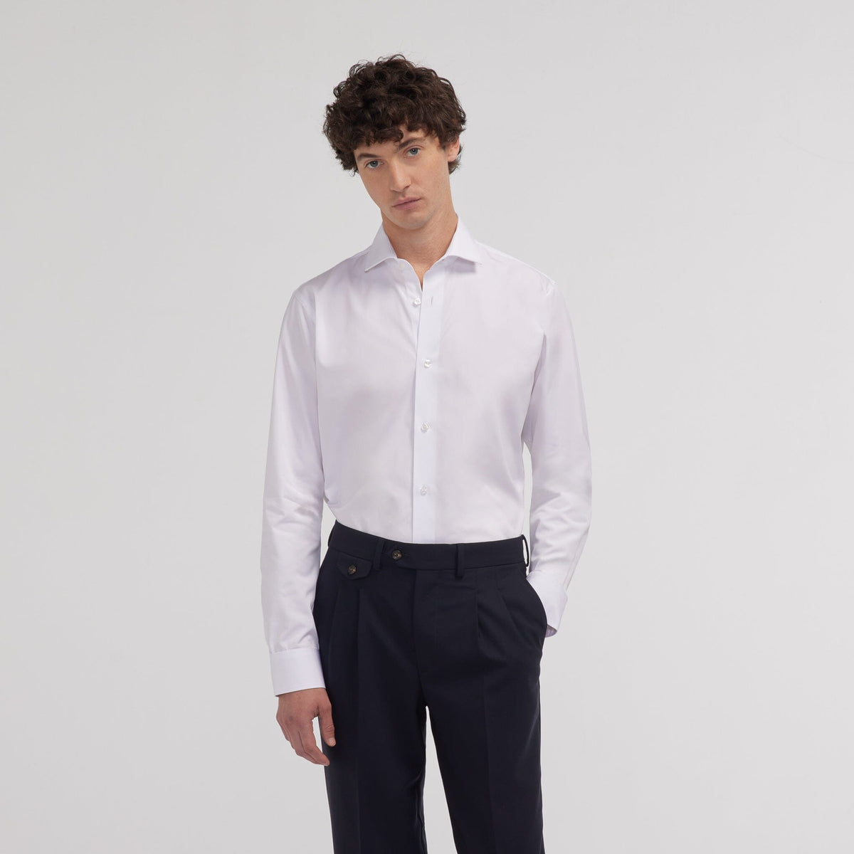 Chemise grande longueur cintrée en popeline blanche