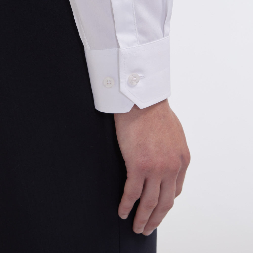 Chemise grande longueur cintrée en popeline blanche