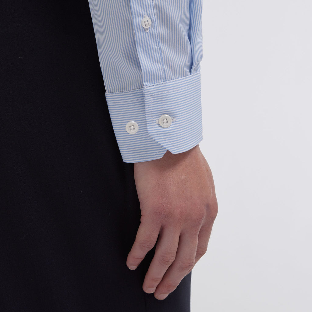 Chemise grande longueur cintrée en popeline à rayures bleu ciel