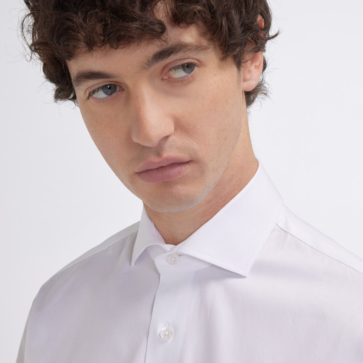 Chemise grande longueur cintrée en oxford blanche