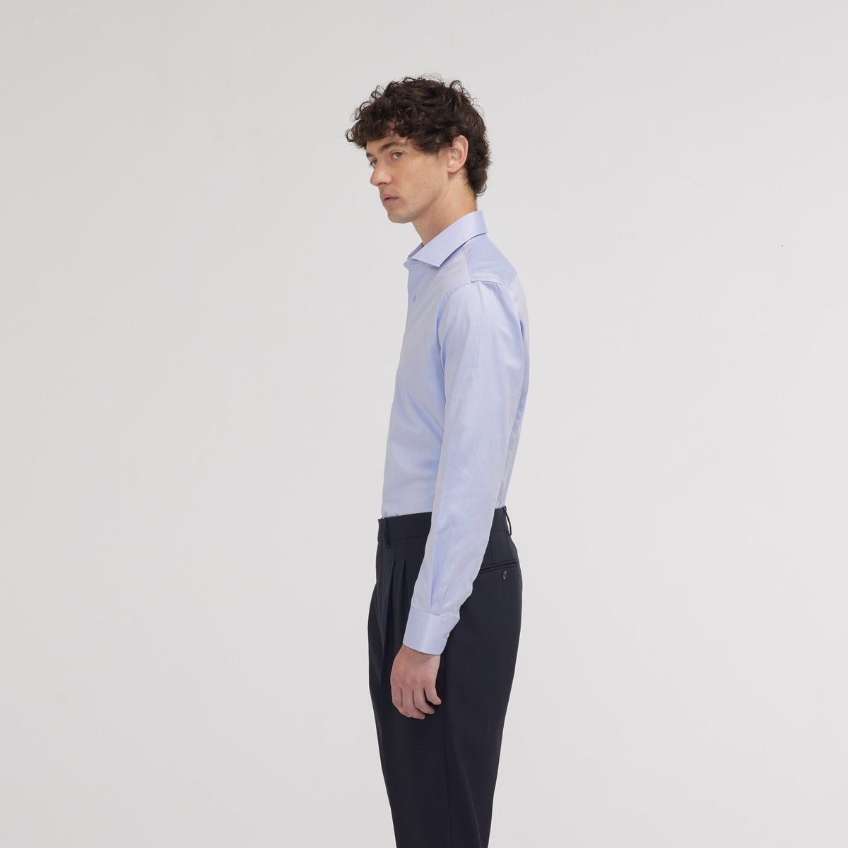 Chemise grande longueur cintrée en twill bleue