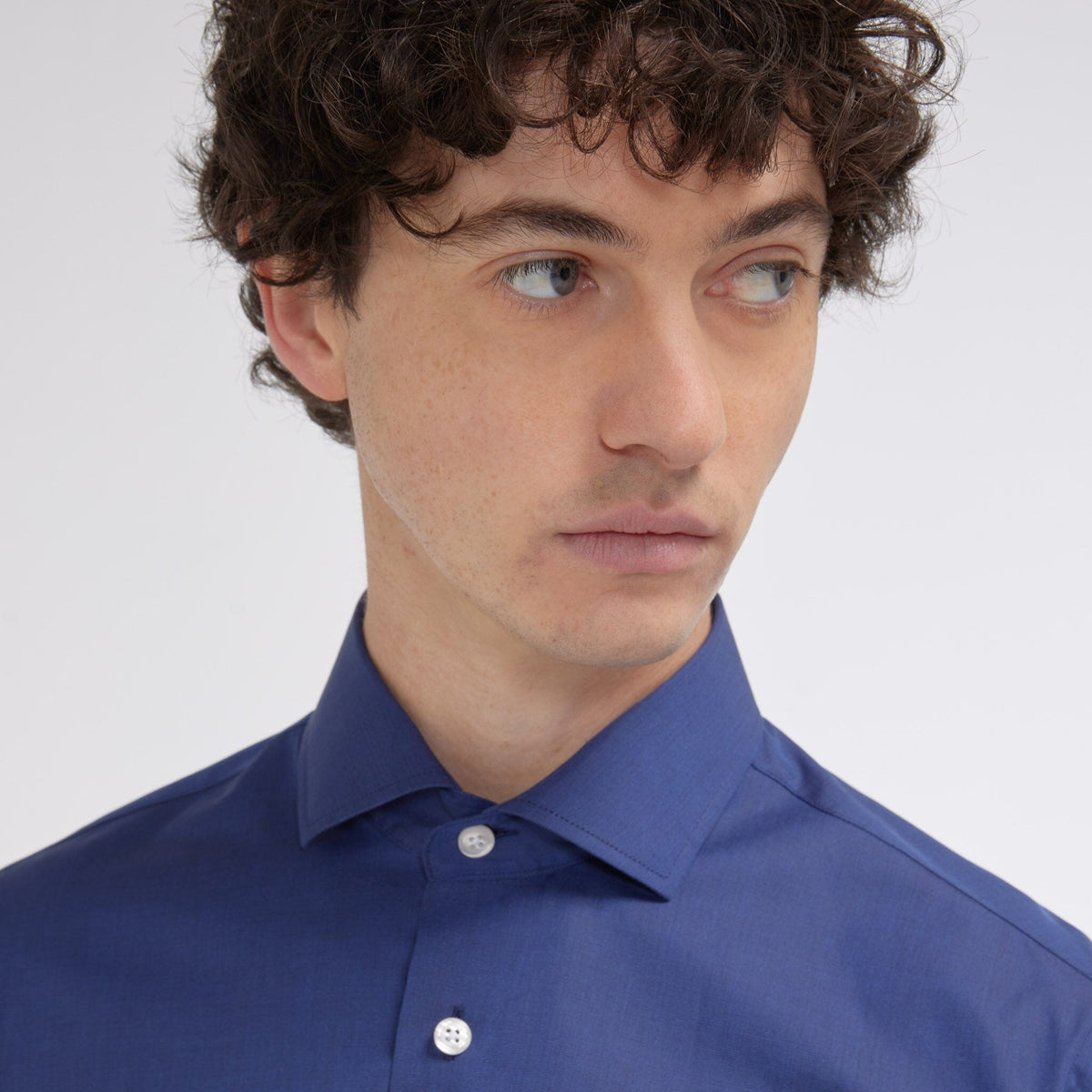 Chemise cintrée en fil-à-fil double retors bleu nuit