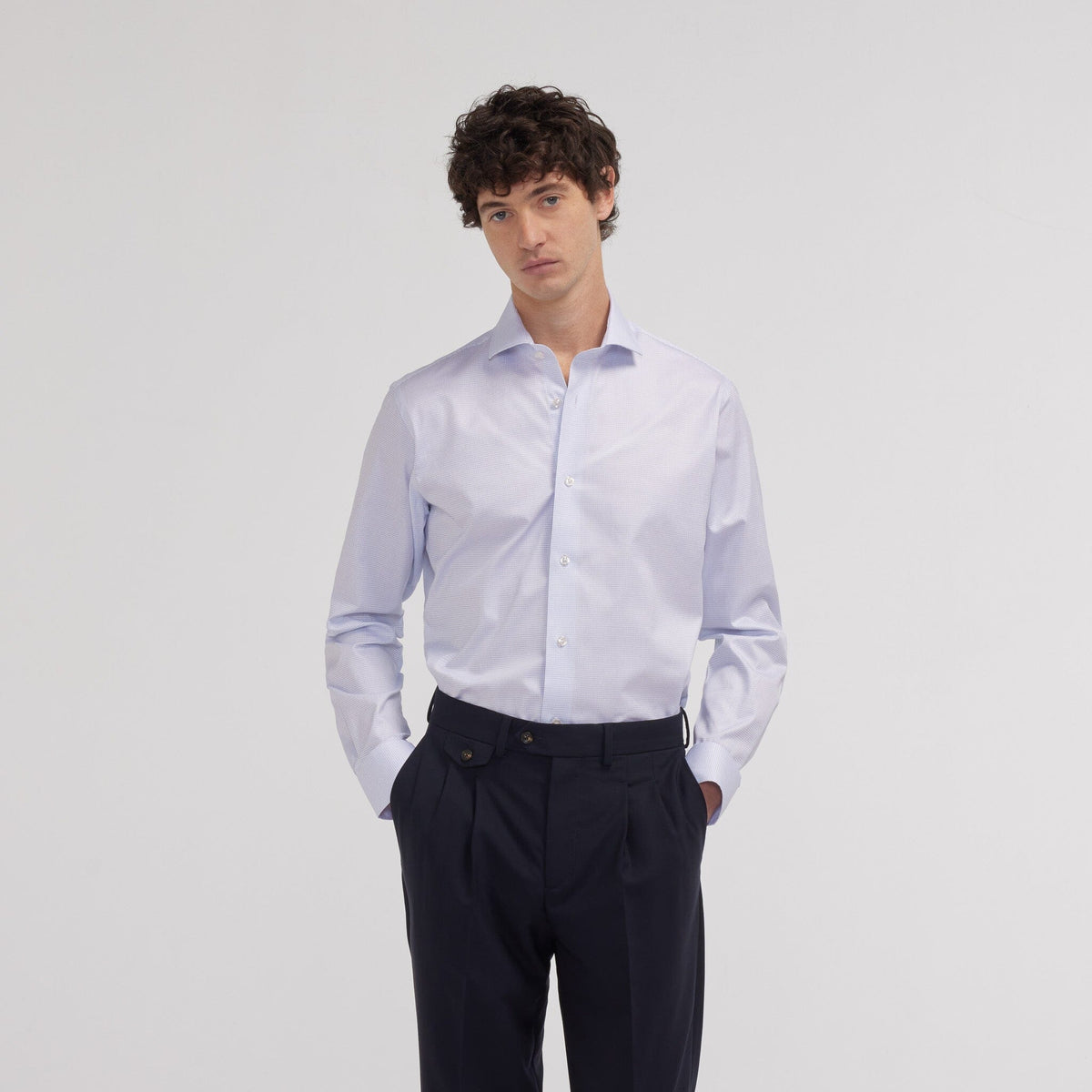 Chemise cintrée en twill double retors à fins carreaux bleus