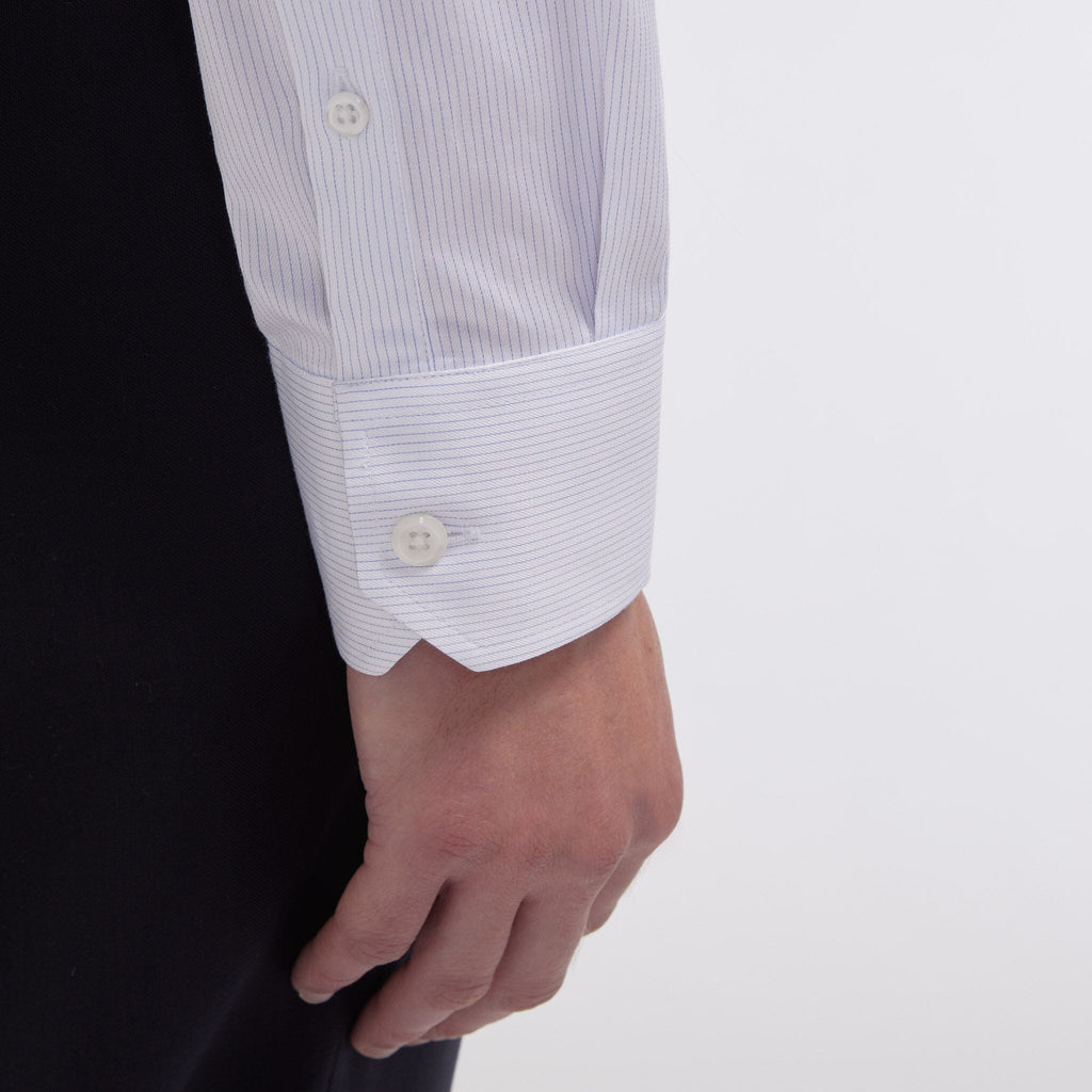 Chemise cintrée en twill double retors à fines rayures bleues