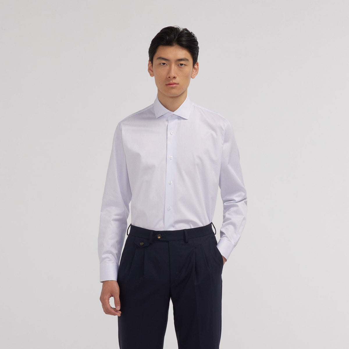 Chemise en twill double retors à fines rayures bleues