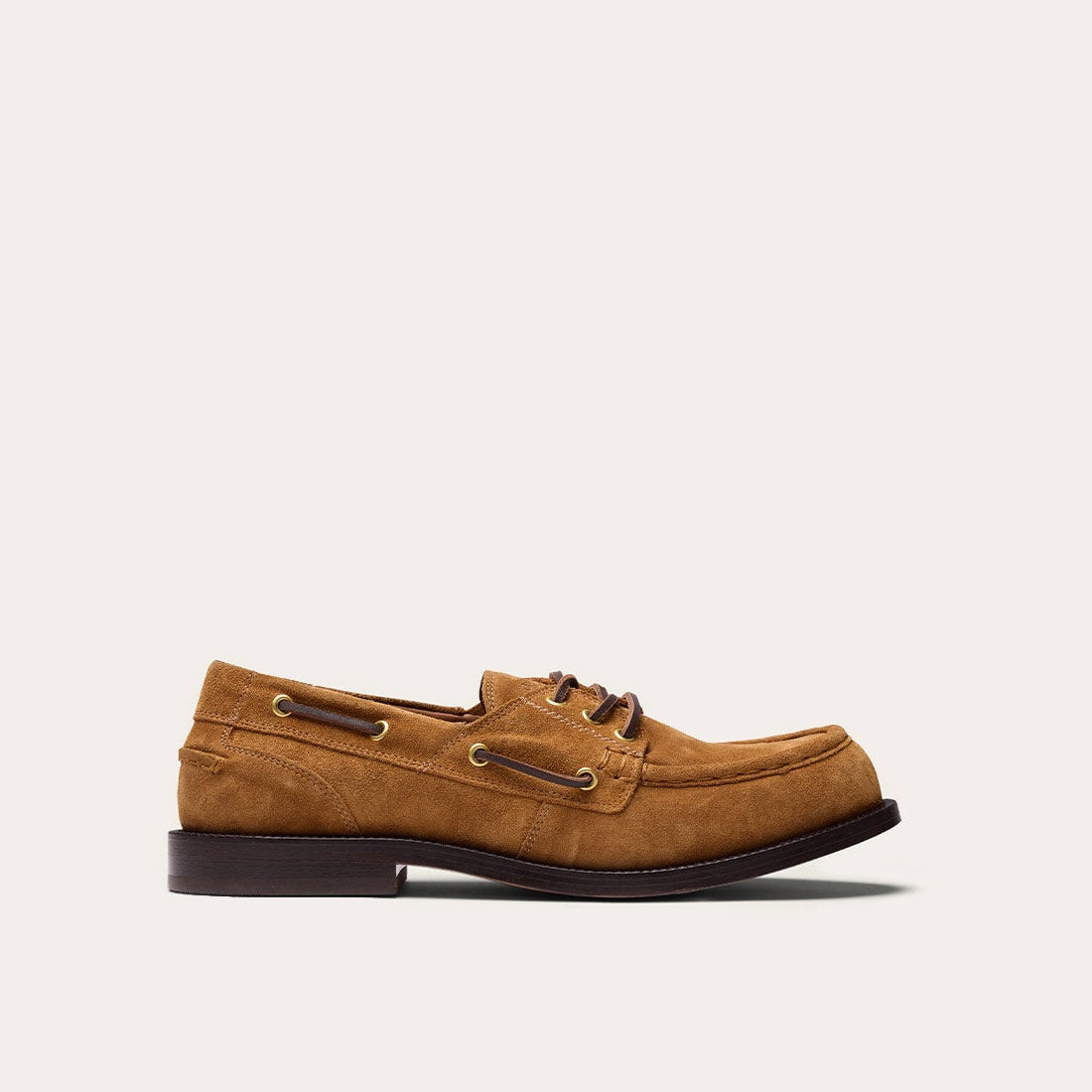 Chaussure bateau en cuir suède ambre
