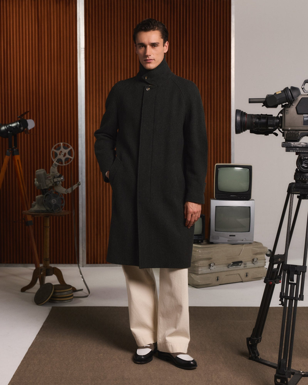 Manteau Balmacaan en laine vierge chevrons verts