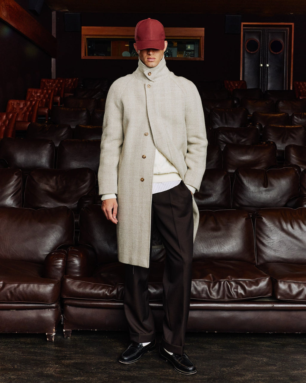 Manteau Balmacaan en laine vierge chevrons écru