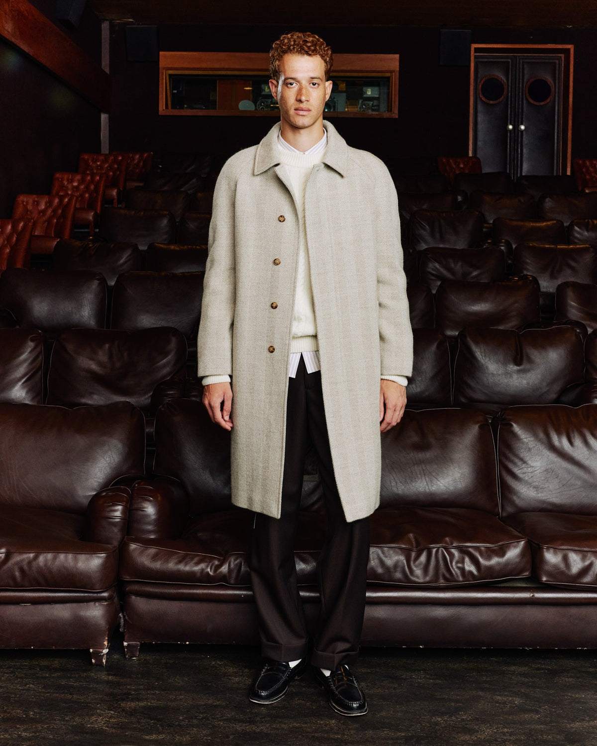 Manteau Balmacaan en laine vierge chevrons écru