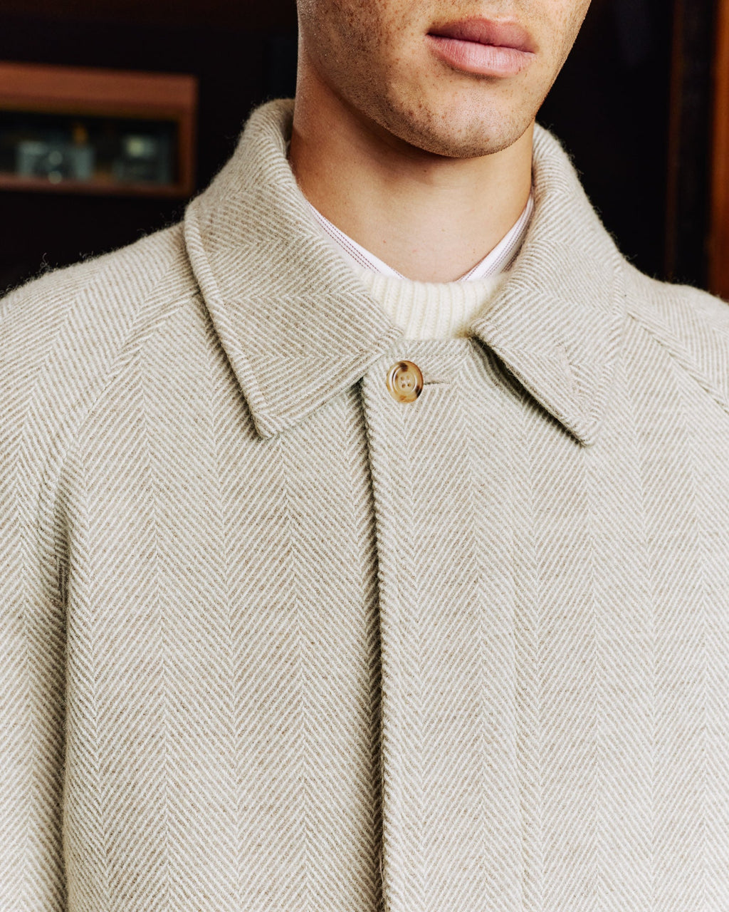 Manteau Balmacaan en laine vierge chevrons écru