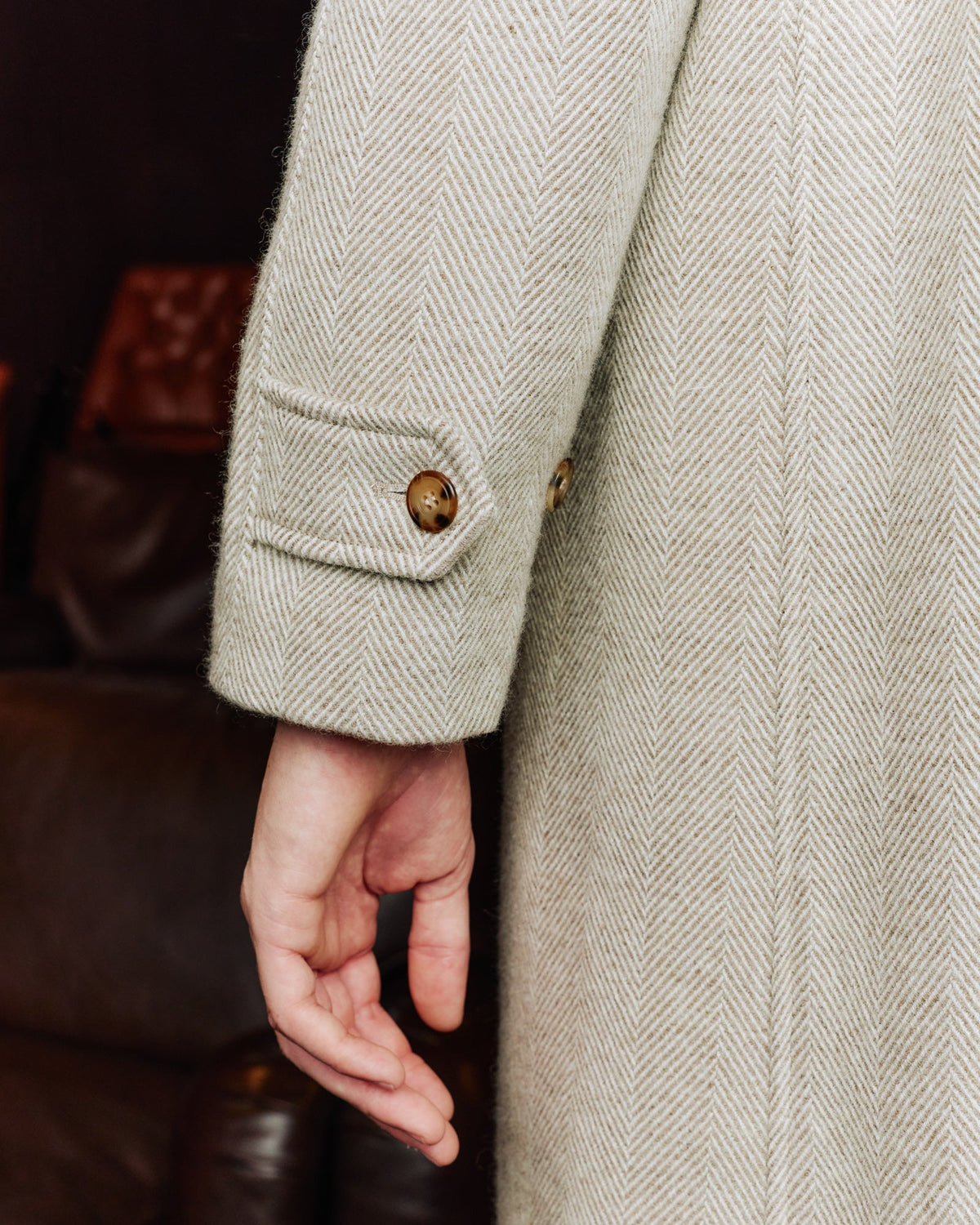 Manteau Balmacaan en laine vierge chevrons écru