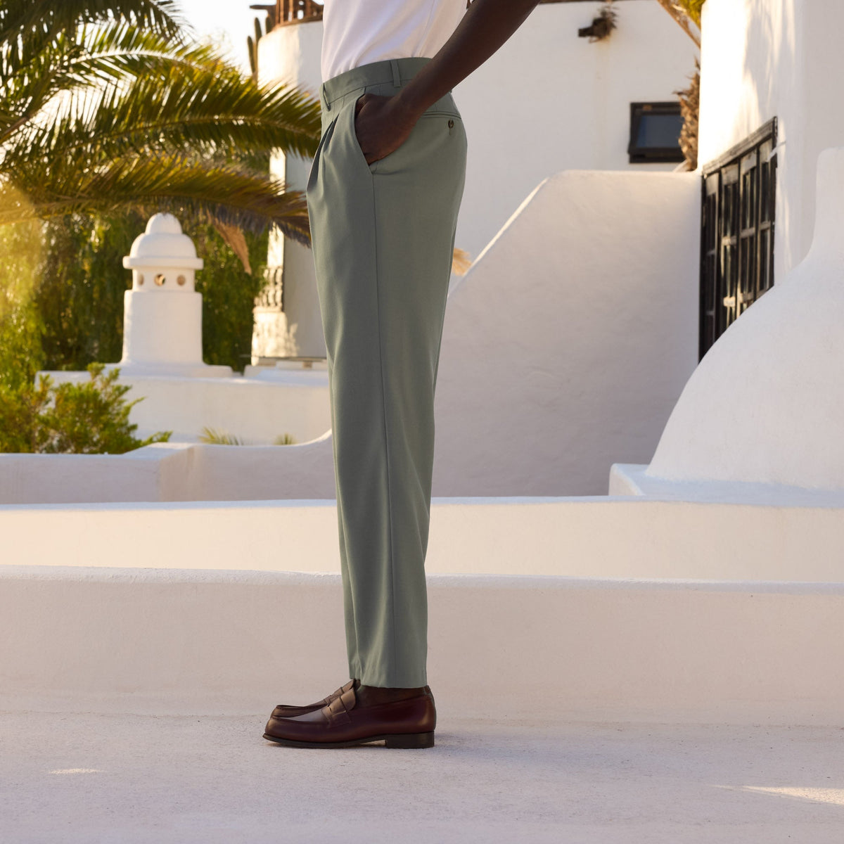 Pantalon à pinces en laine froide sauge