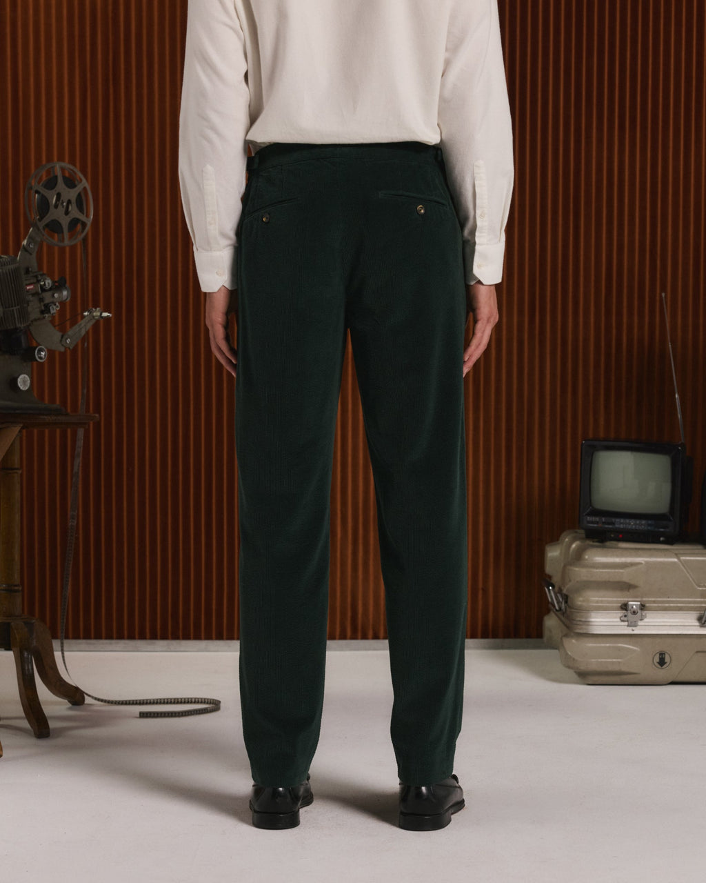 Pantalon à double plis en velours vert