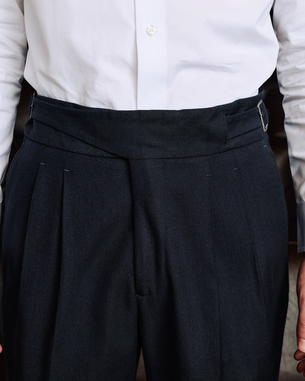 Pantalon gurkha à double plis en coton et laine marine