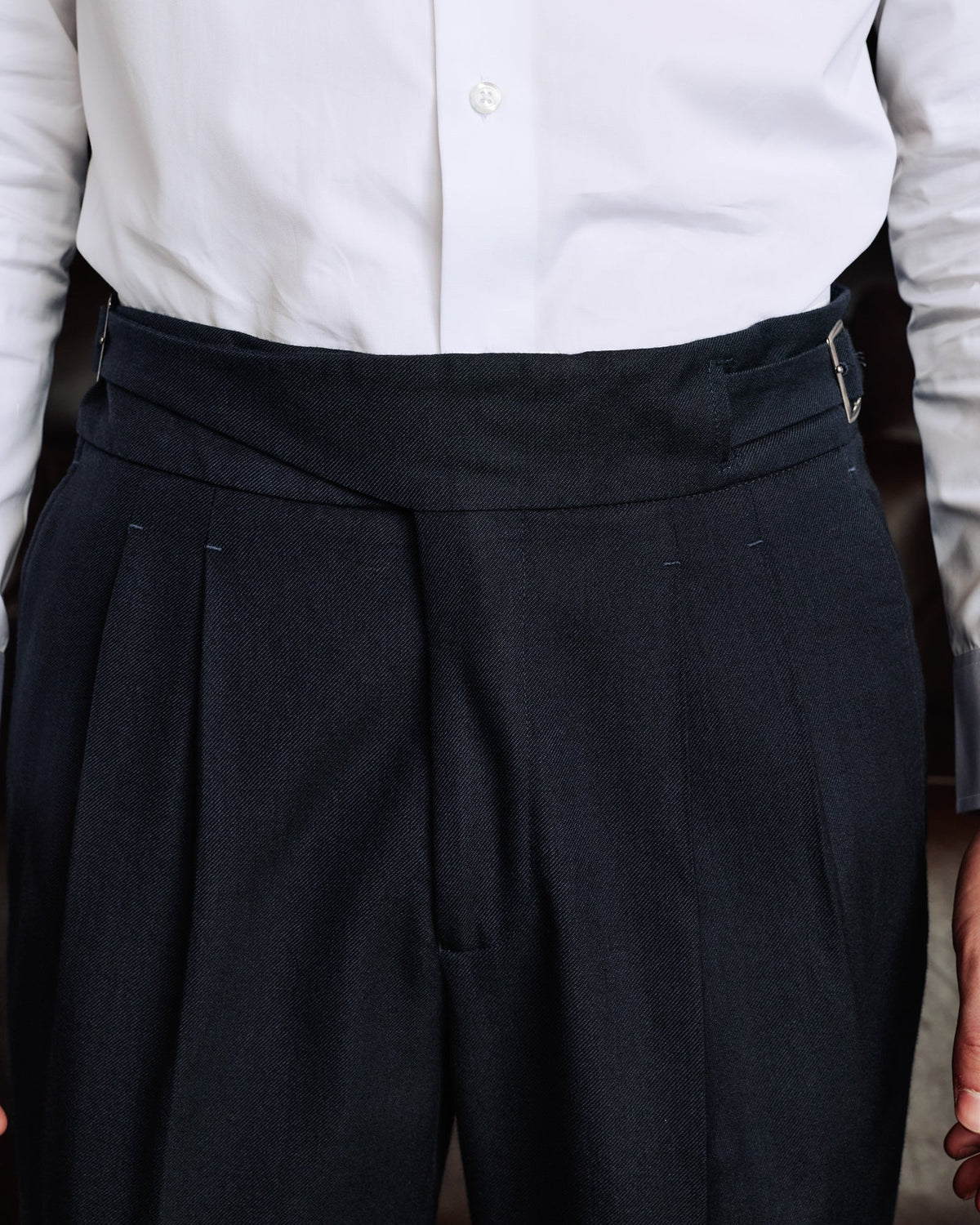 Pantalon gurkha à double plis en coton et laine marine