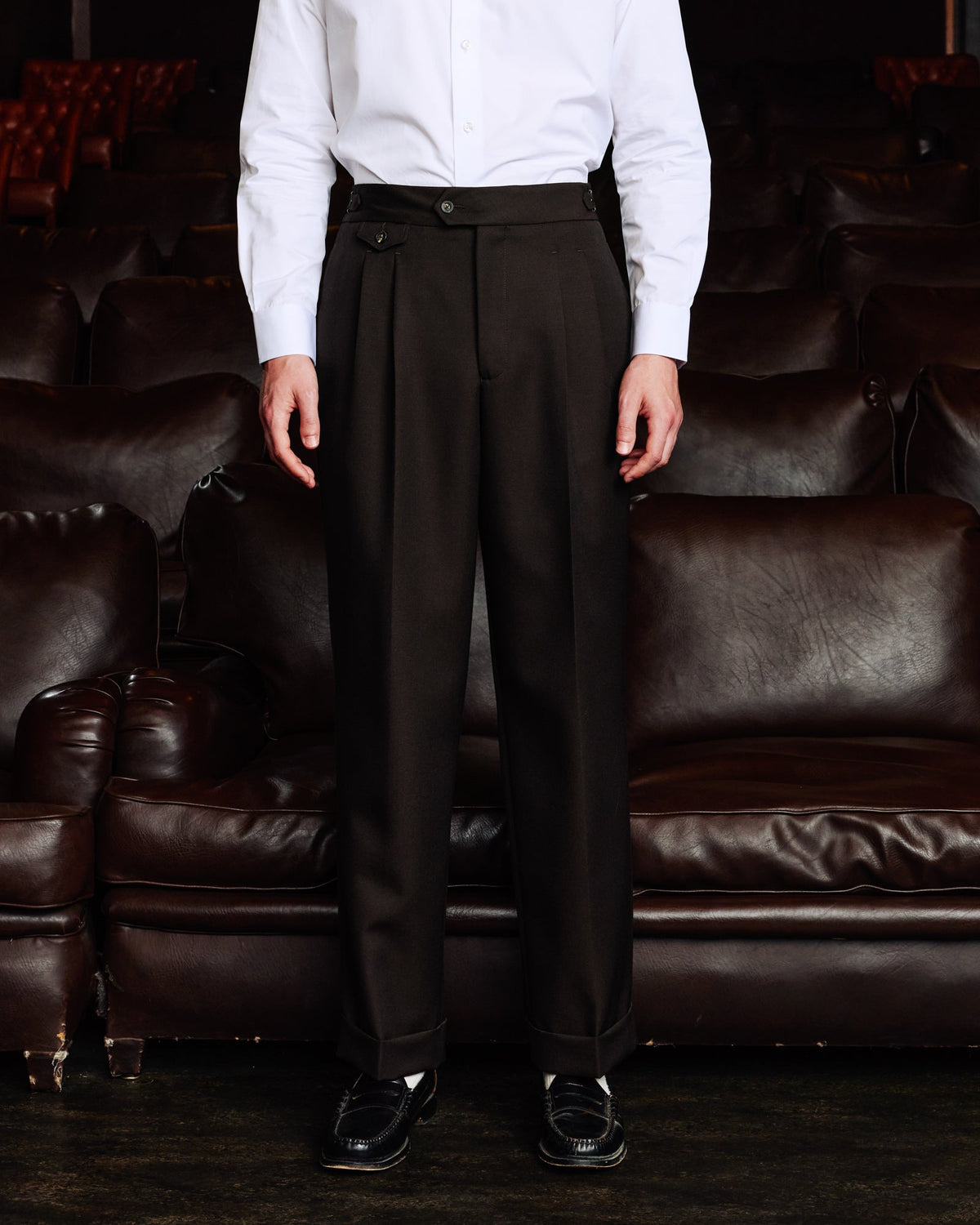Pantalon à pinces en laine chocolat