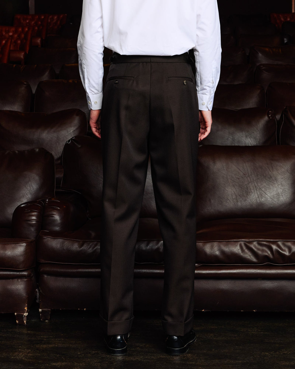 Pantalon à pinces en laine chocolat
