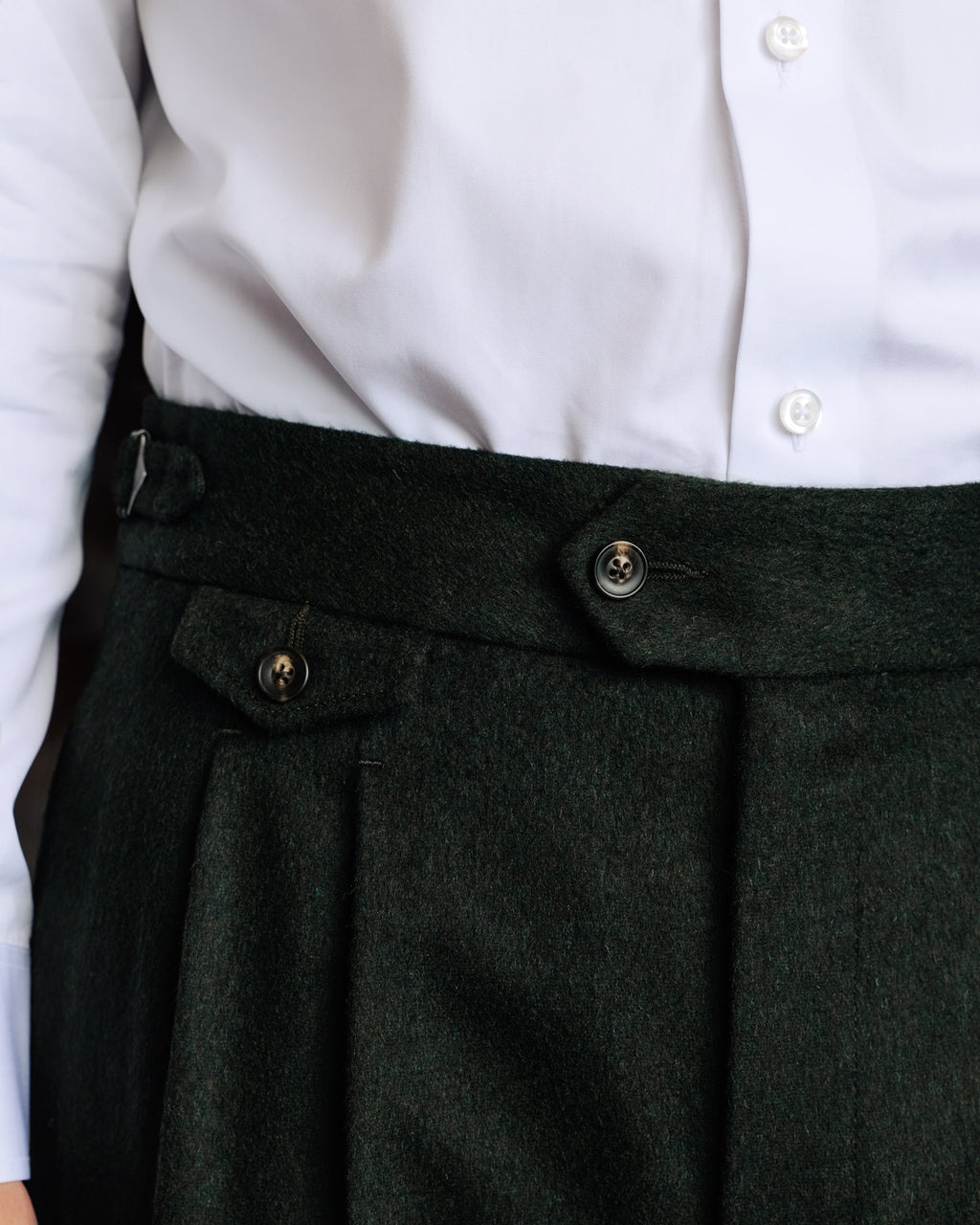 Pantalon à pinces en laine Loden vert