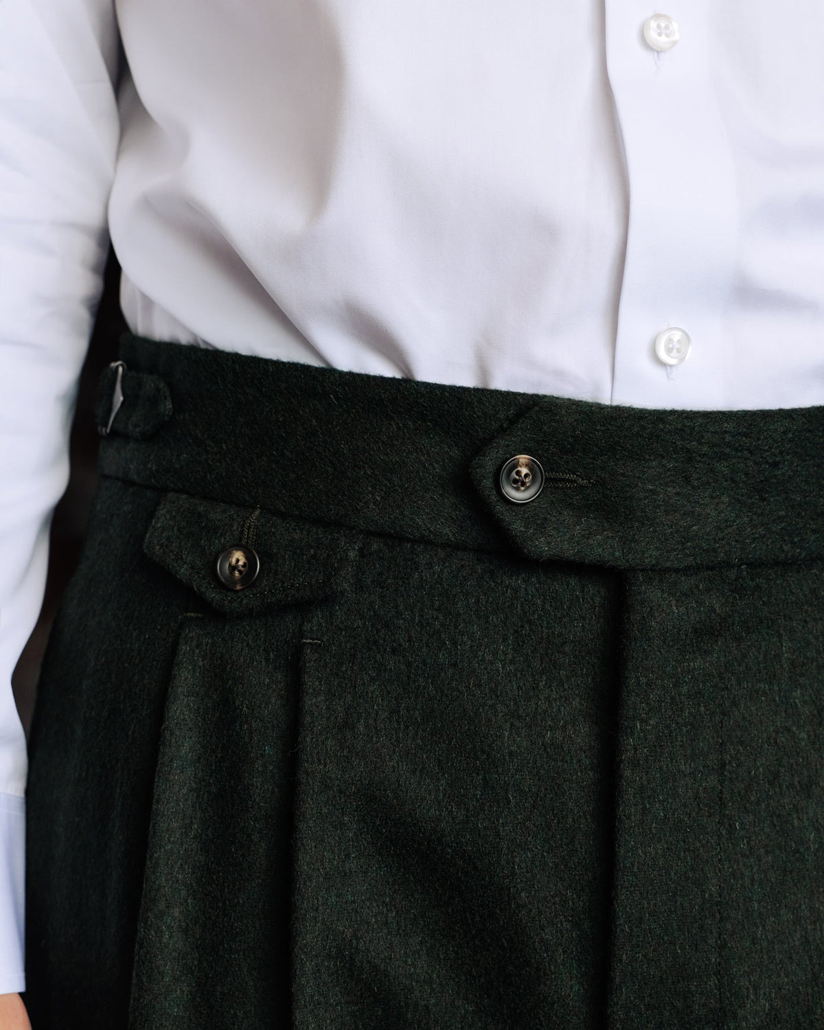 Pantalon à pinces en laine Loden vert