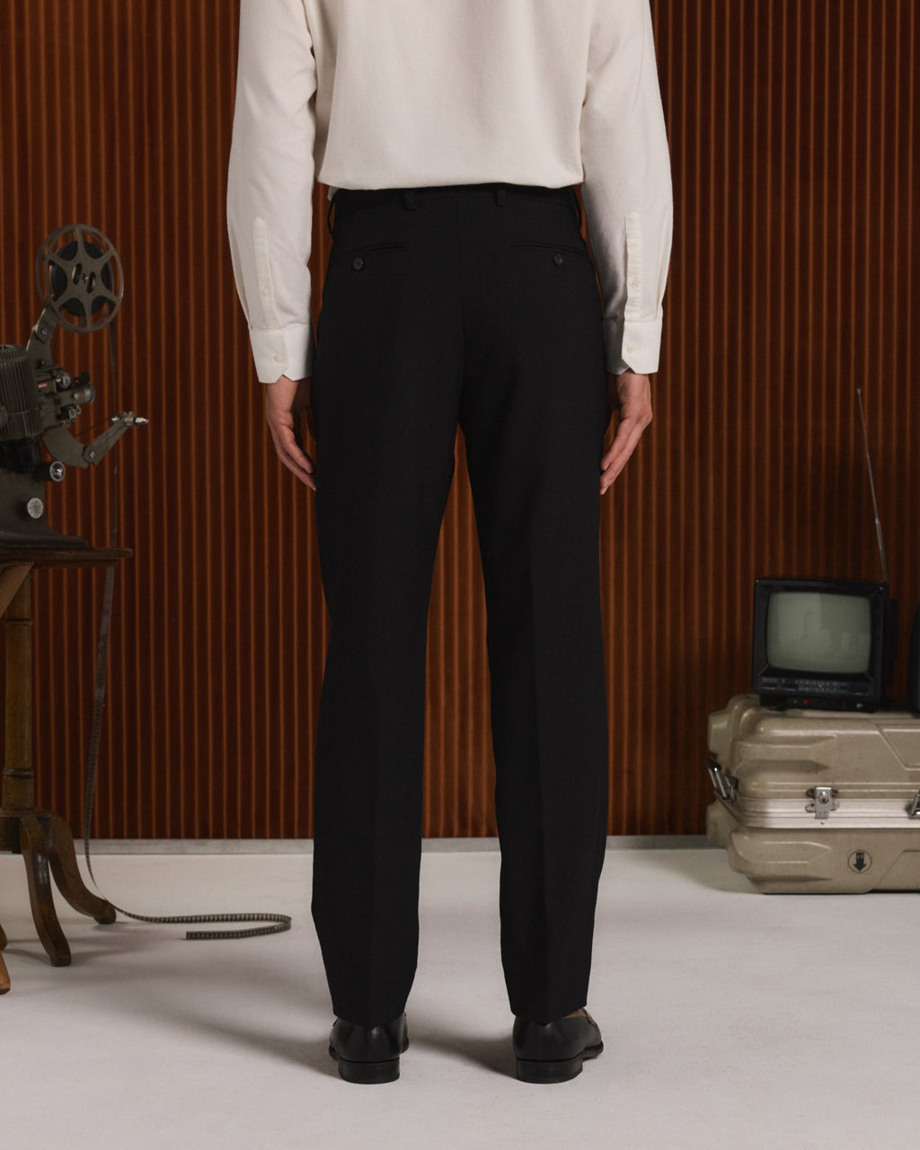 Pantalon à pinces en flanelle de laine noire