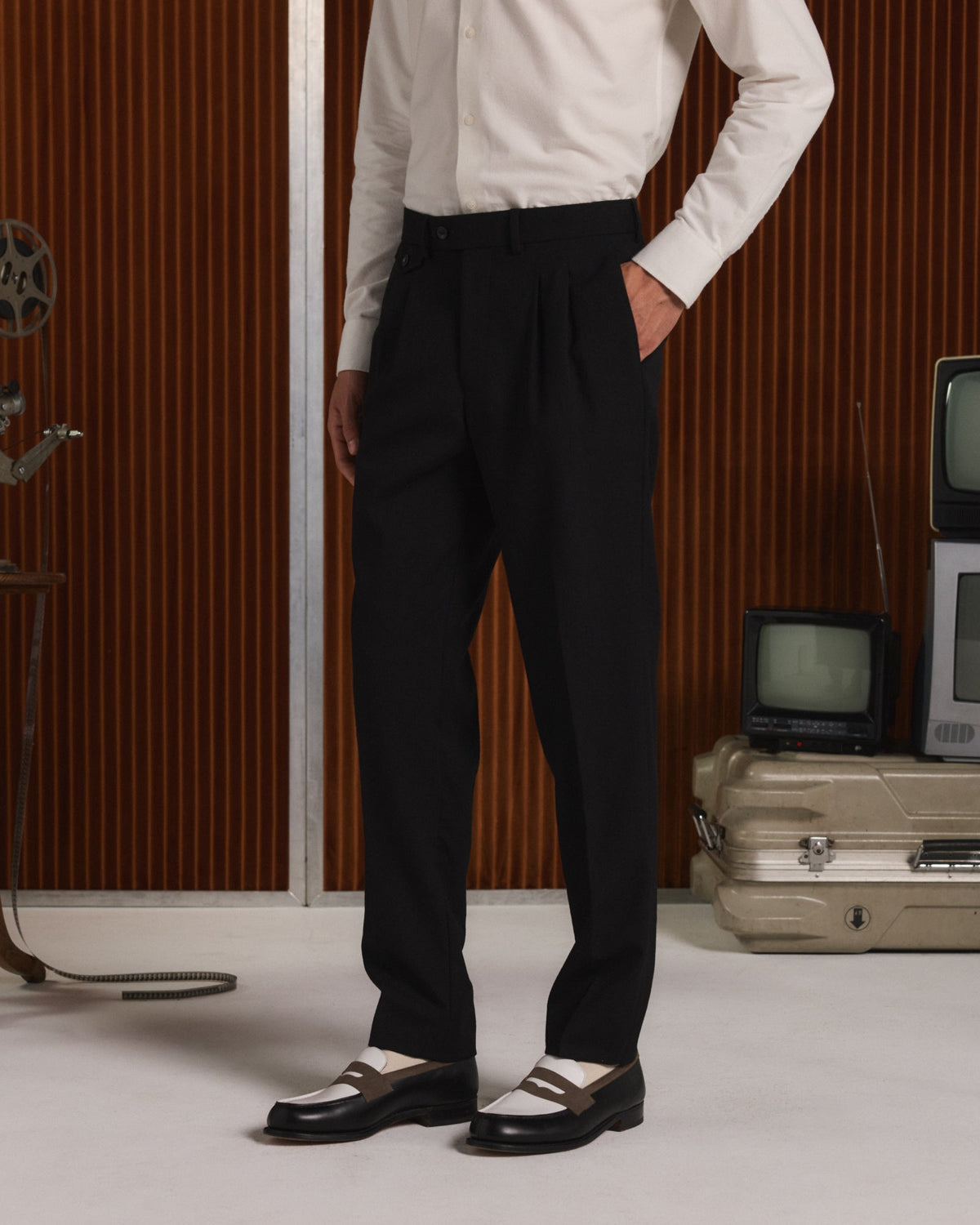 Pantalon à pinces en flanelle de laine noire