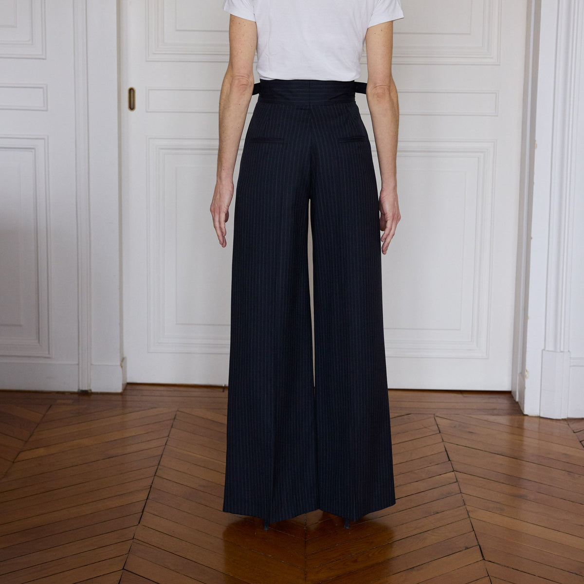 Pantalon Gurkha à plis en laine rayée marine
