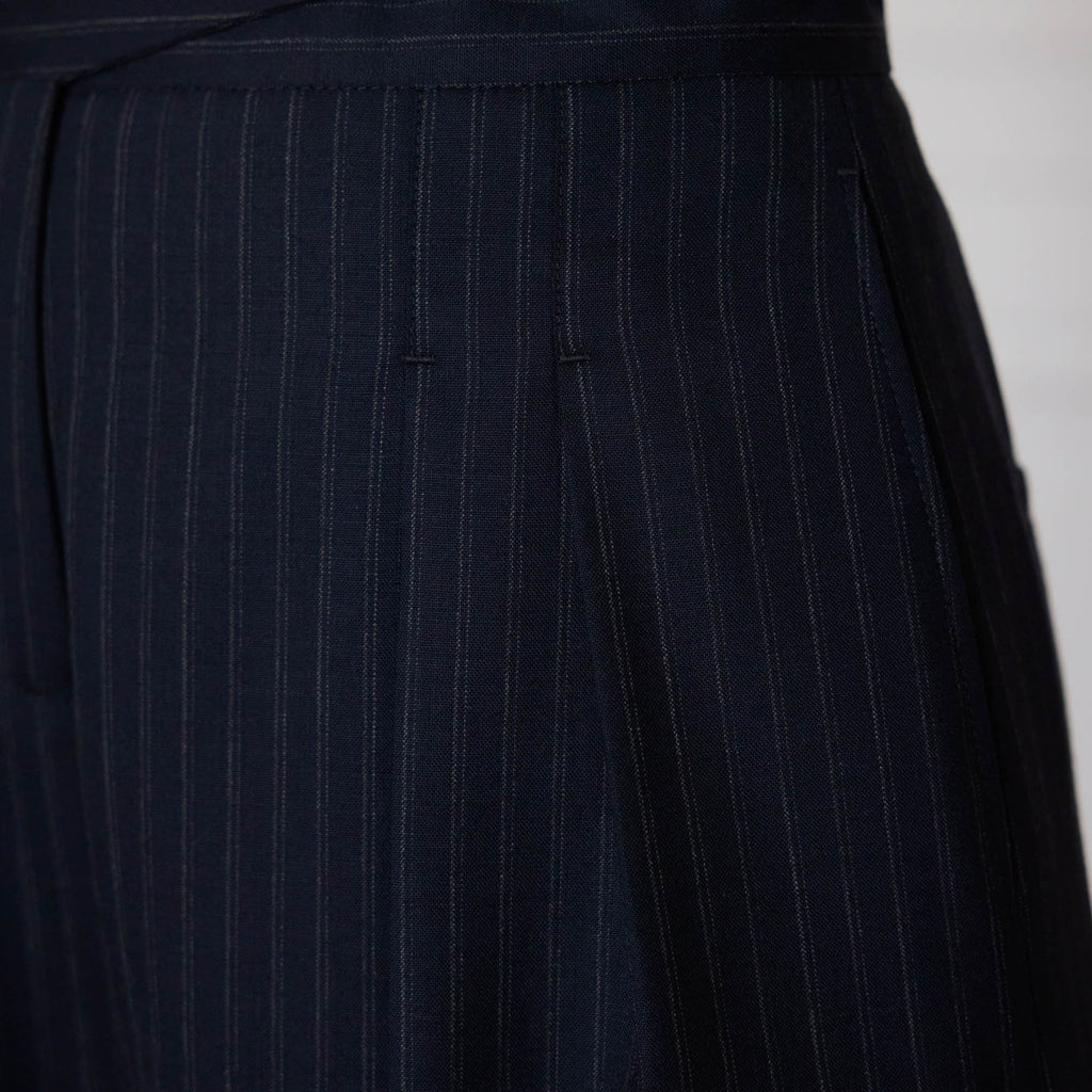 Pantalon Gurkha à plis en laine rayée marine