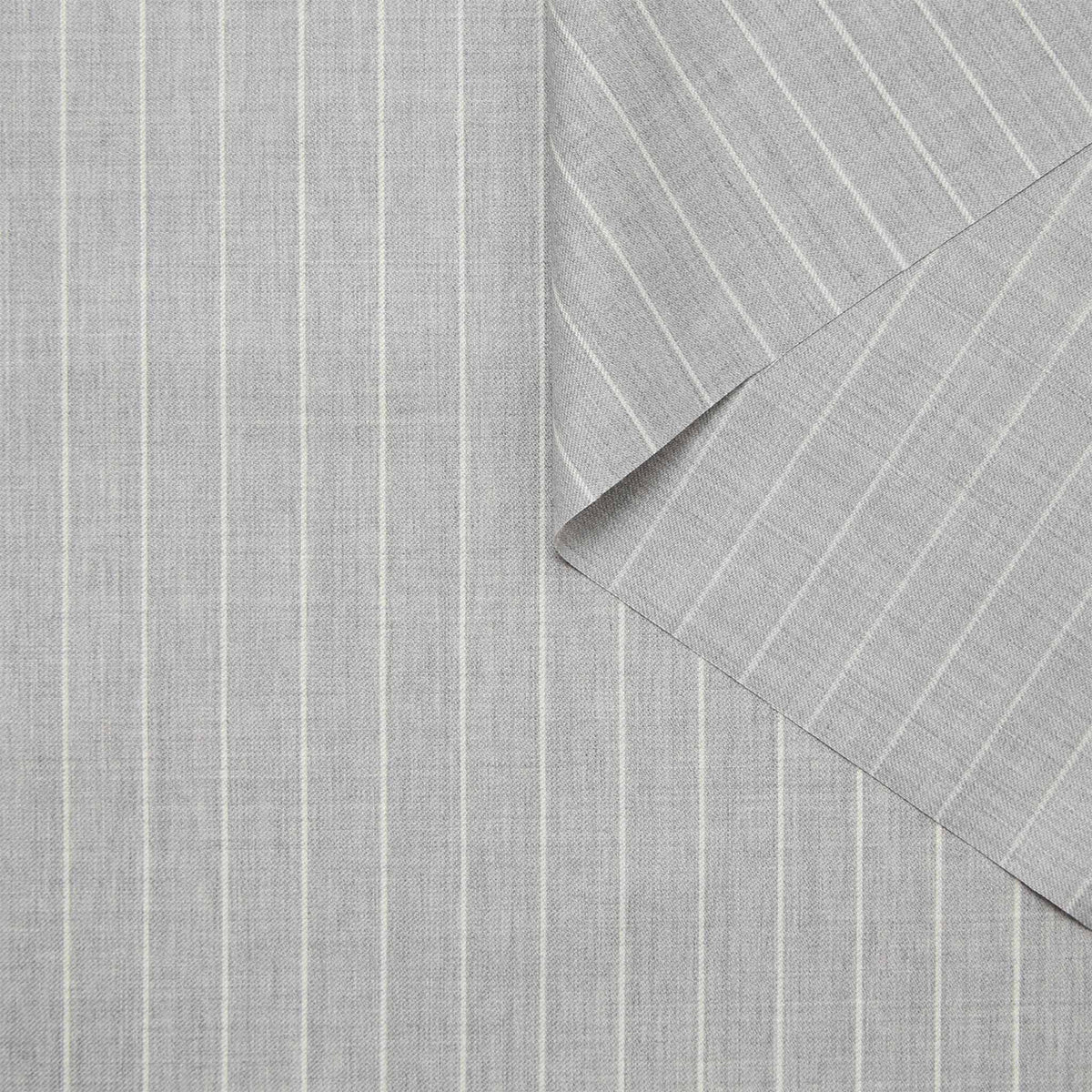Pantalon à pinces en laine froide gris perle rayé